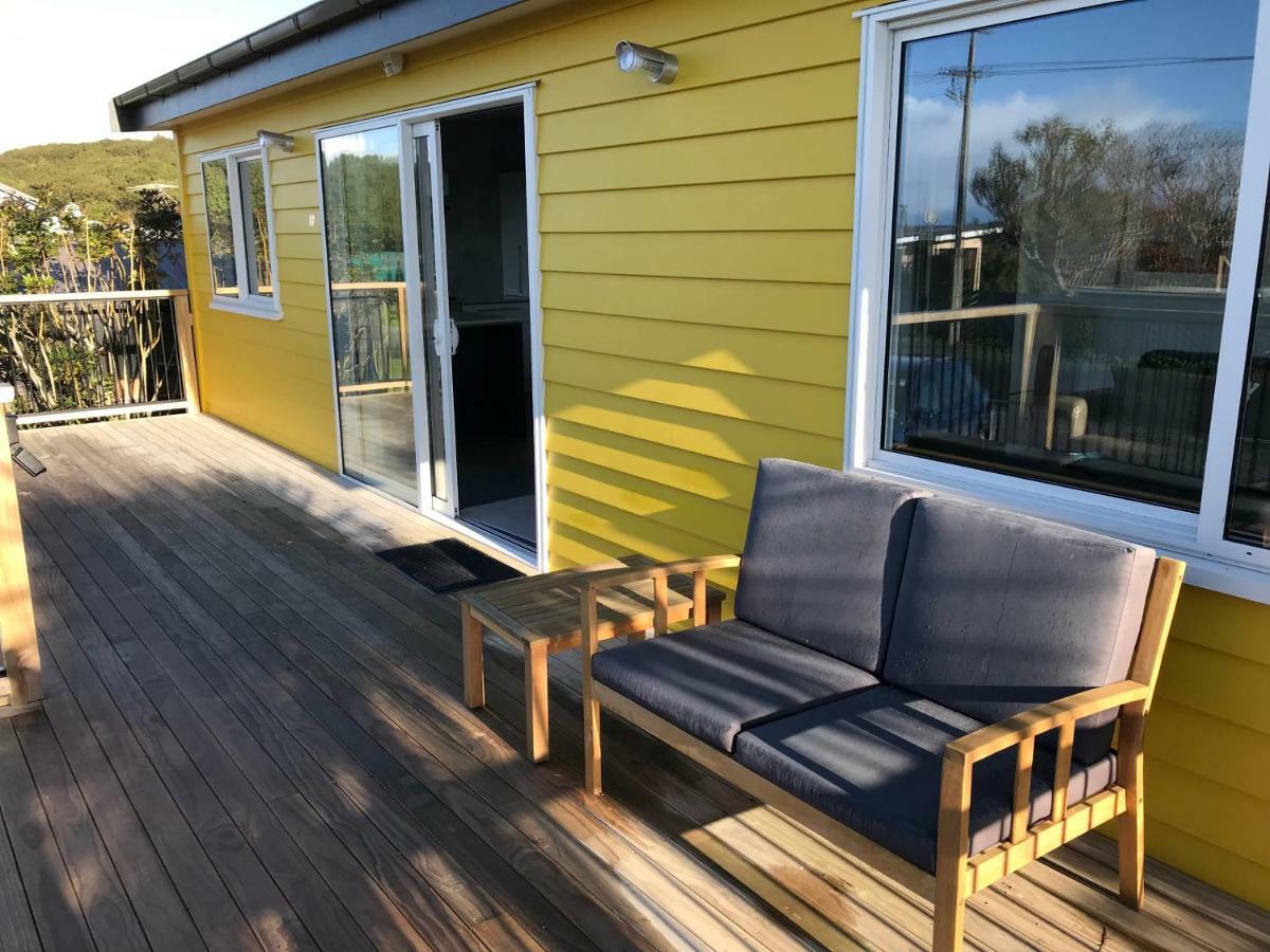 The Yellow House Kaka Point Exterior photo